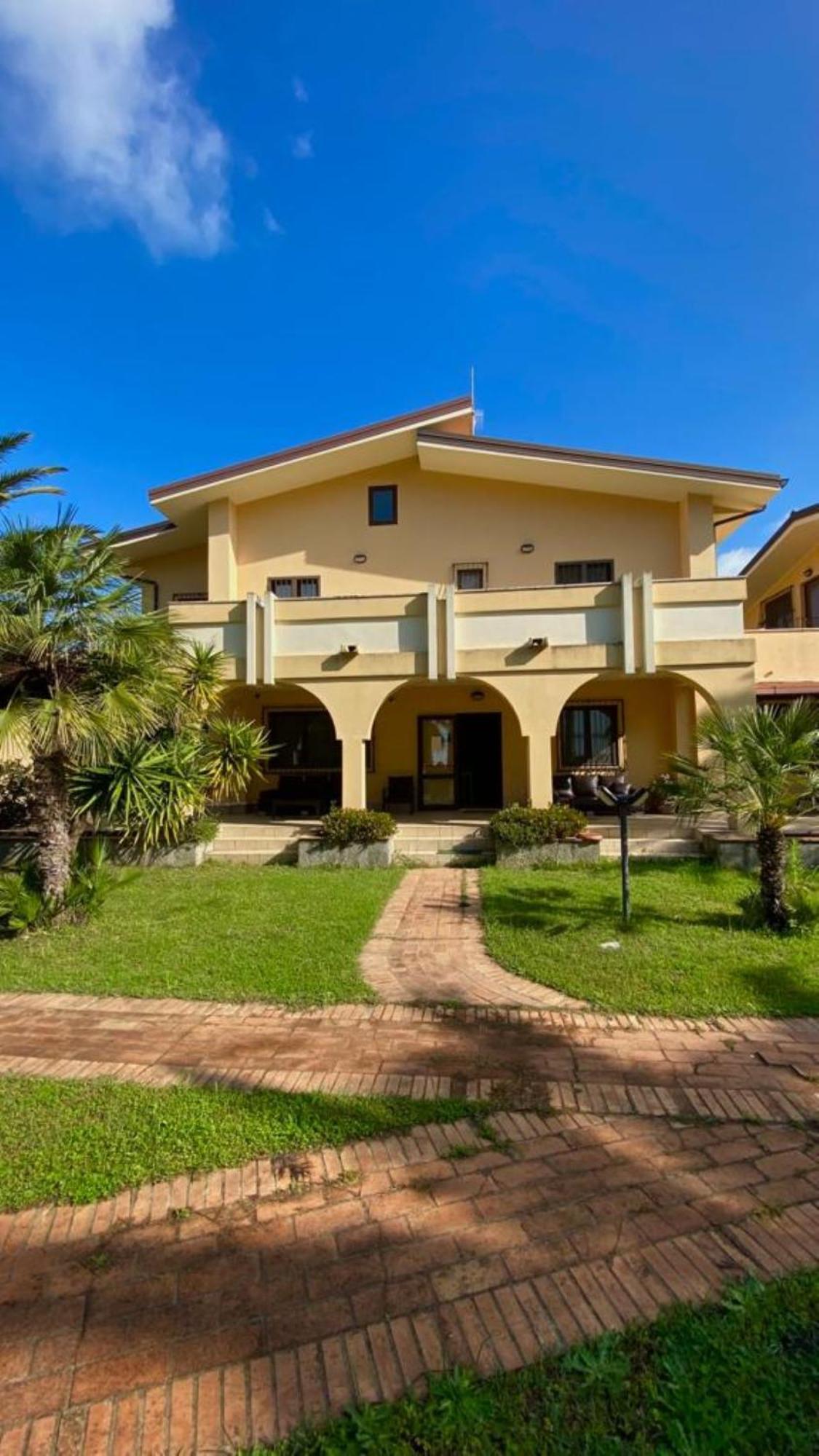San Michele Apartments&Rooms กาตันซาโร ภายนอก รูปภาพ