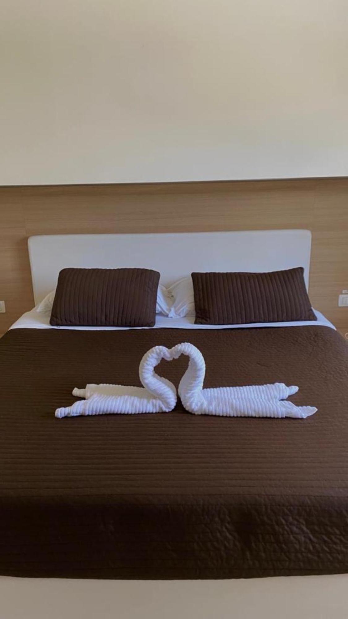 San Michele Apartments&Rooms กาตันซาโร ภายนอก รูปภาพ