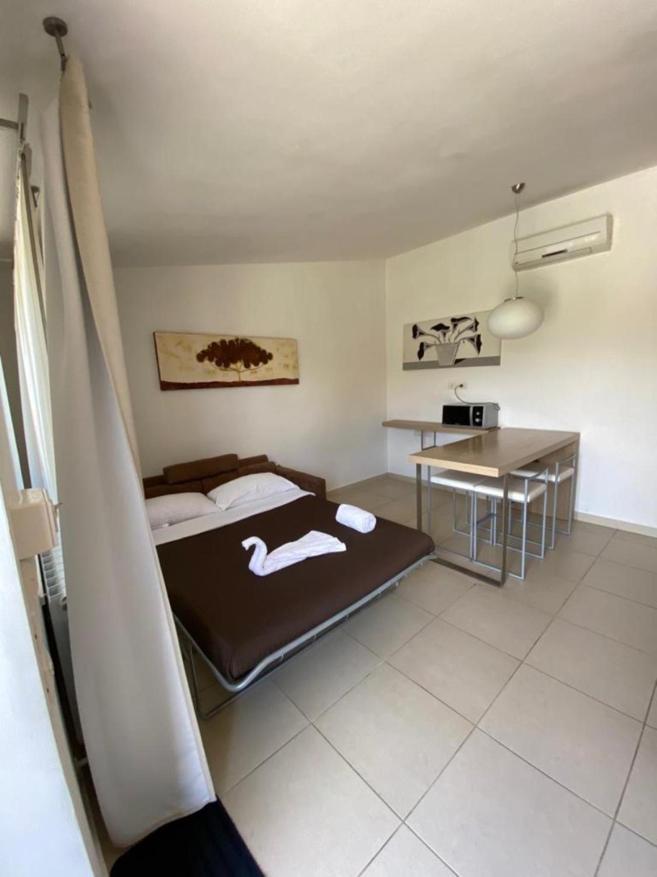 San Michele Apartments&Rooms กาตันซาโร ภายนอก รูปภาพ