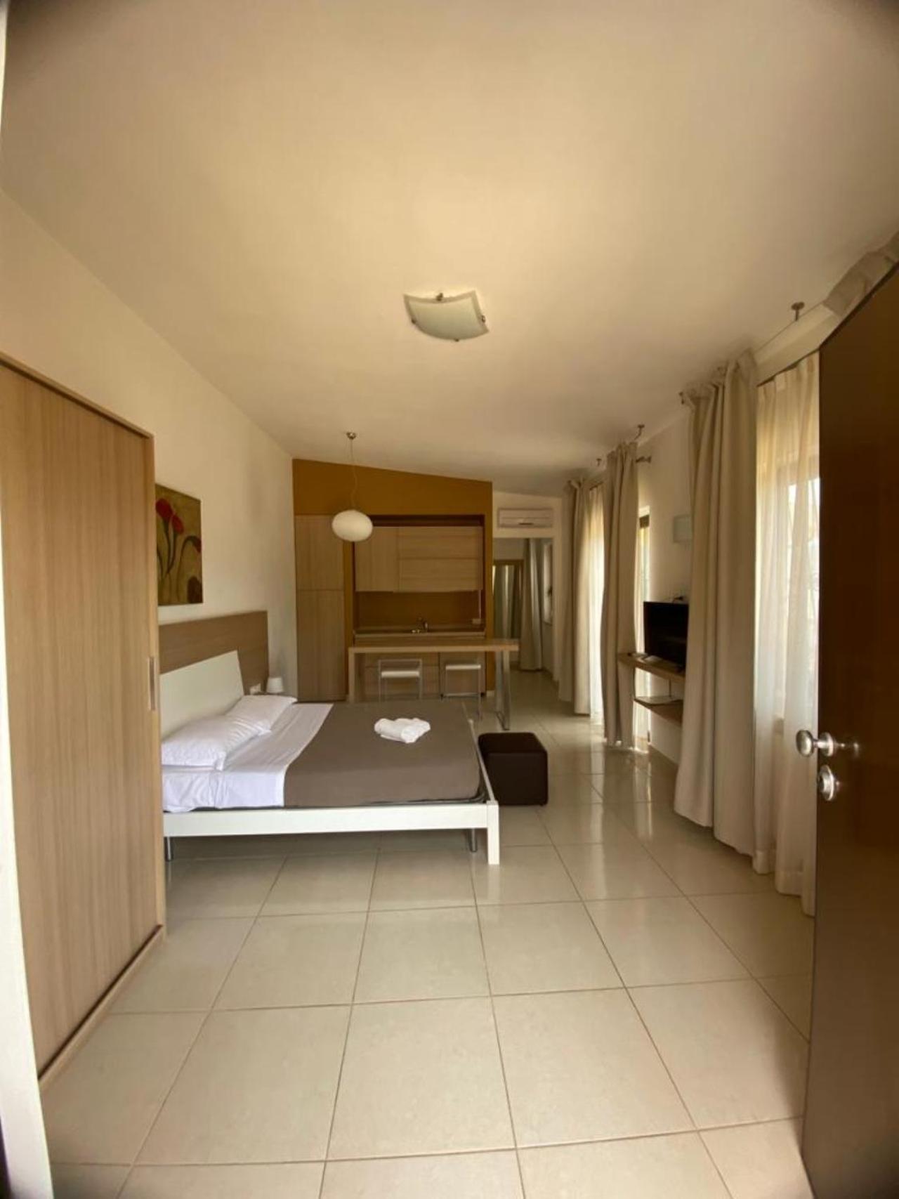 San Michele Apartments&Rooms กาตันซาโร ภายนอก รูปภาพ