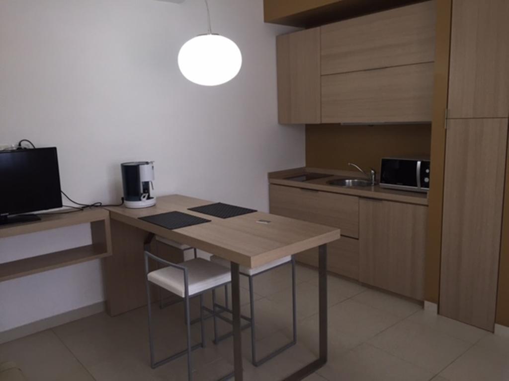 San Michele Apartments&Rooms กาตันซาโร ภายนอก รูปภาพ