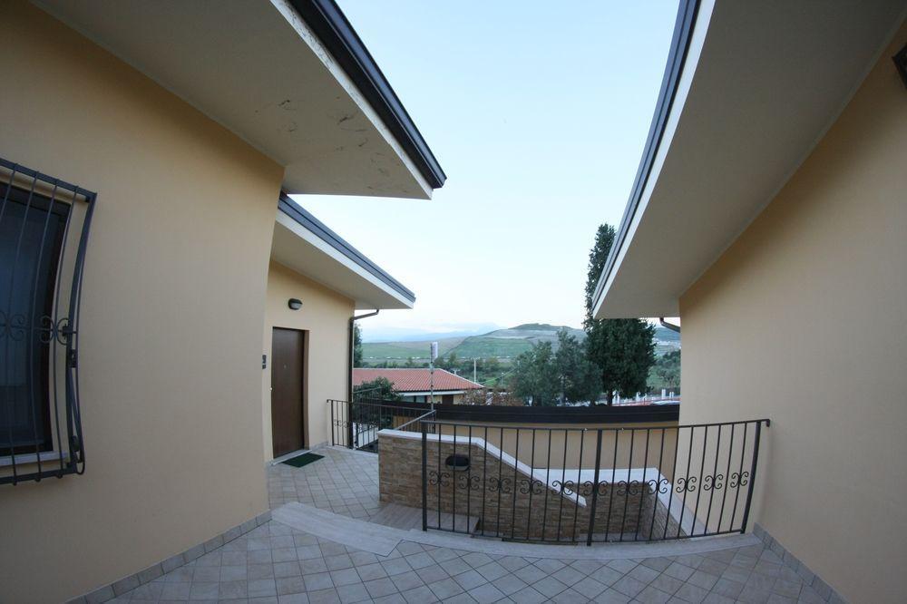 San Michele Apartments&Rooms กาตันซาโร ภายนอก รูปภาพ