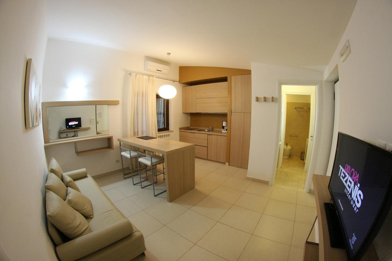San Michele Apartments&Rooms กาตันซาโร ภายนอก รูปภาพ