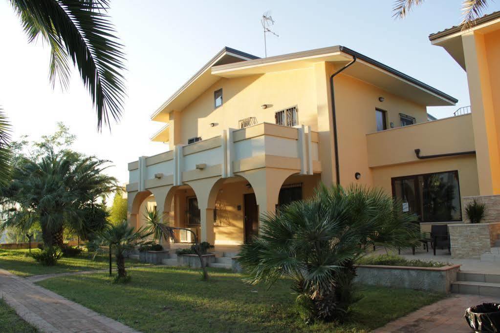 San Michele Apartments&Rooms กาตันซาโร ภายนอก รูปภาพ