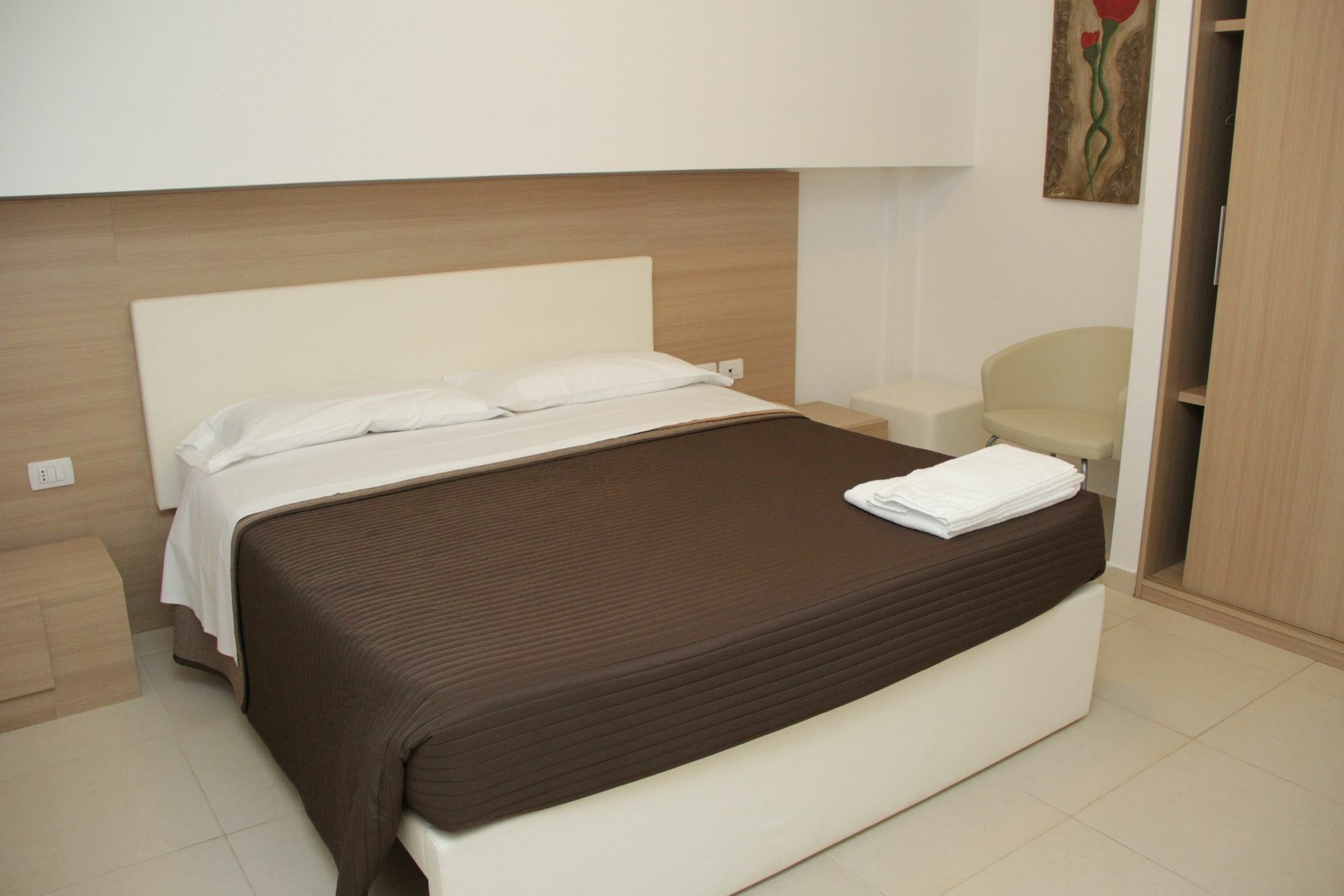 San Michele Apartments&Rooms กาตันซาโร ภายนอก รูปภาพ
